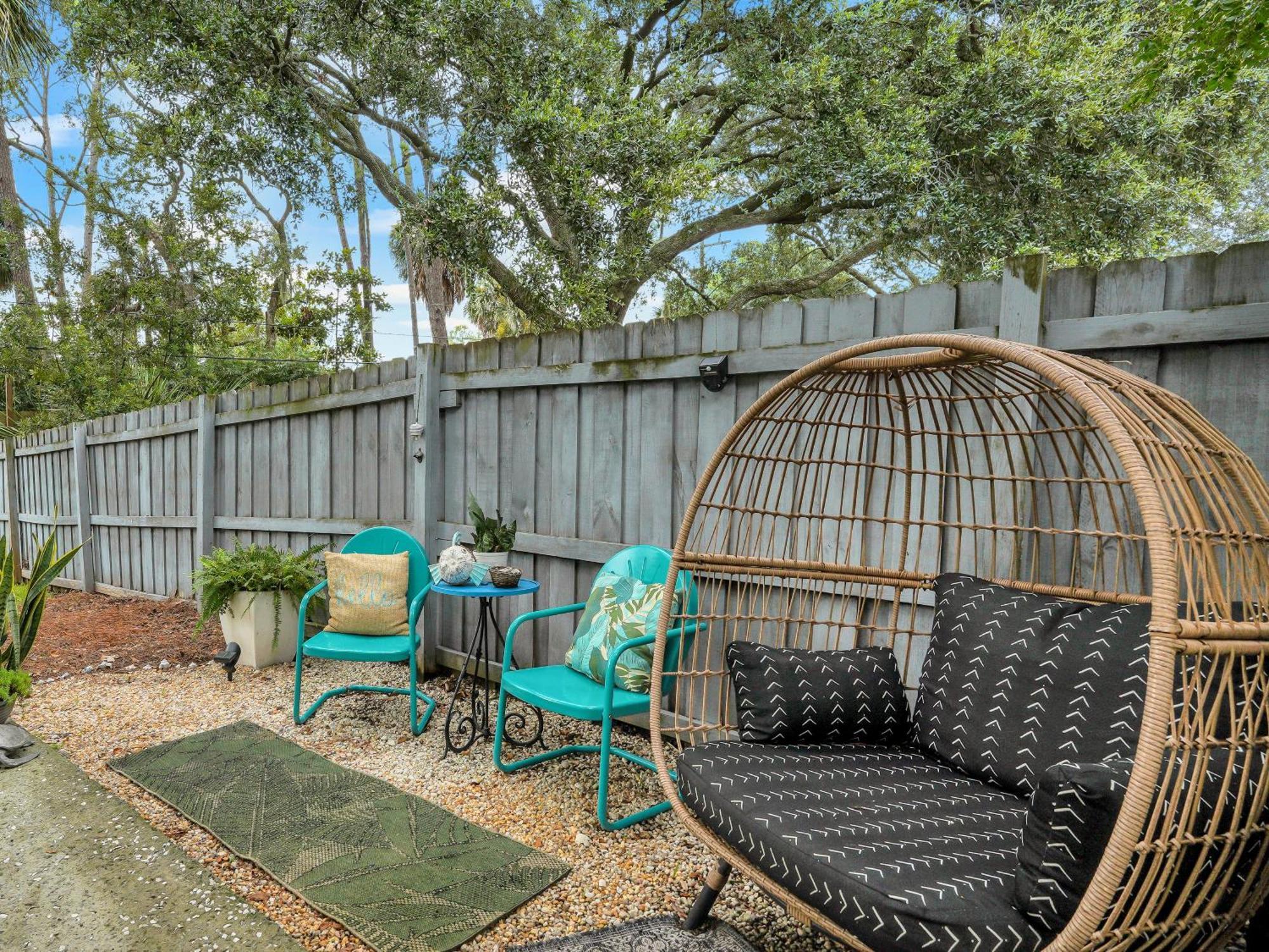 Salt Palms Cottage Тайби Айлънд Екстериор снимка
